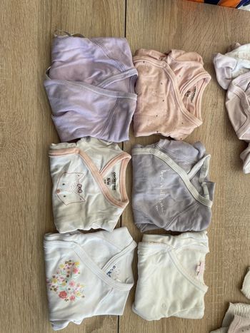 Lot de vêtements, taille naissance