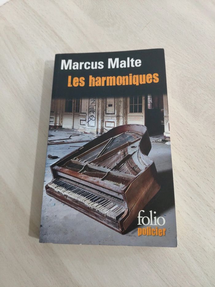 Livre pour policier Les harmoniques beau Danube bleu Marcus Malte