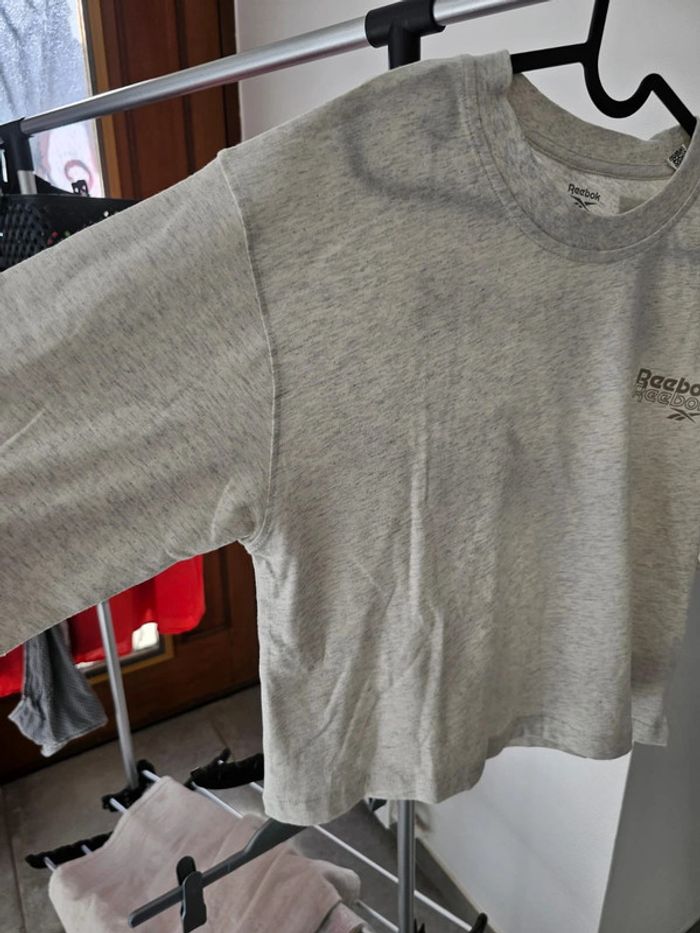 TEE shirt rebook neuf xs - photo numéro 3