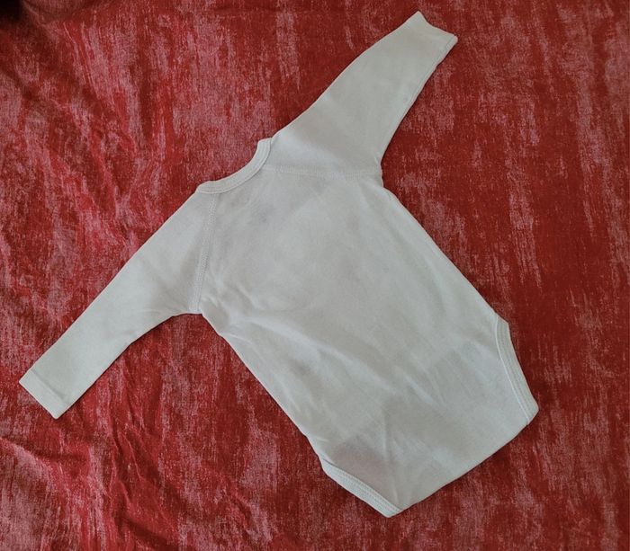 Lot 2 bodies 3 mois - photo numéro 4