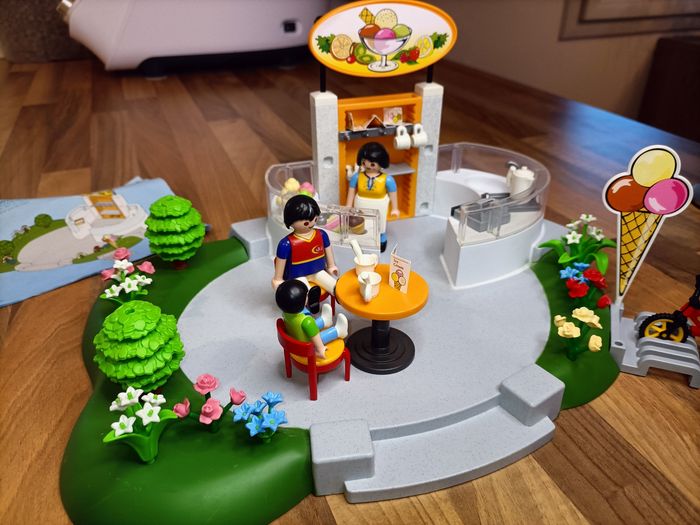 Playmobil café glacier avec 3 personnages et nombreux accessoires - complet - set n°4134 - photo numéro 5