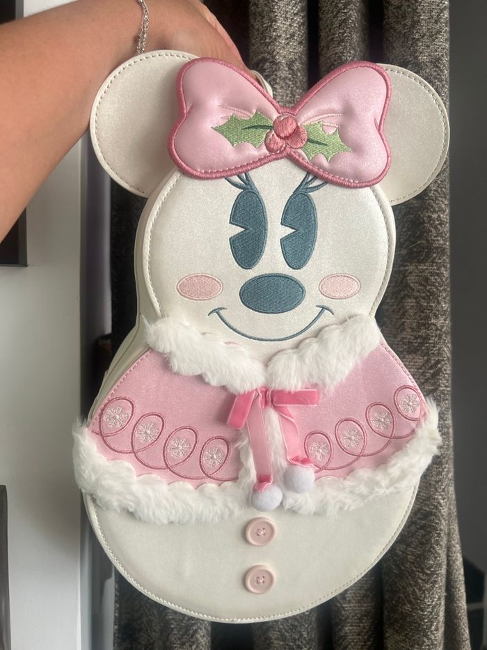 Loungefly bonhomme de neige Minnie hiver - photo numéro 3