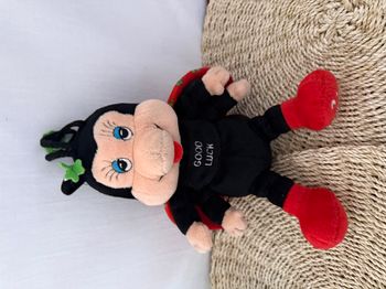 Peluche doudou coccinelle beige rouge noir trèfle Good luck Anna Club Plush