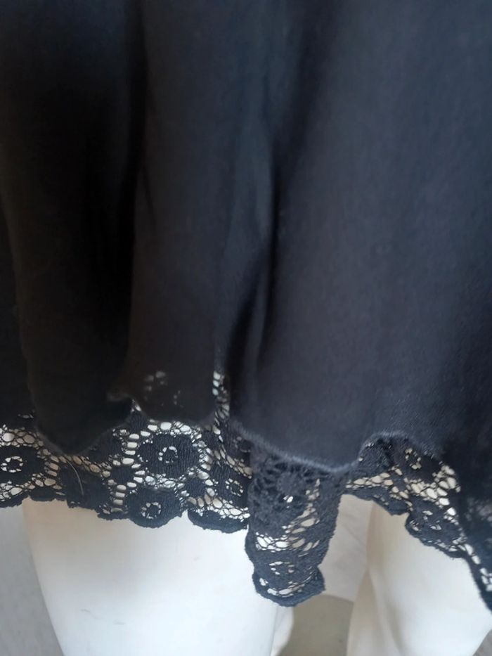Jolie jupe/dentelle Taille 38 - photo numéro 2