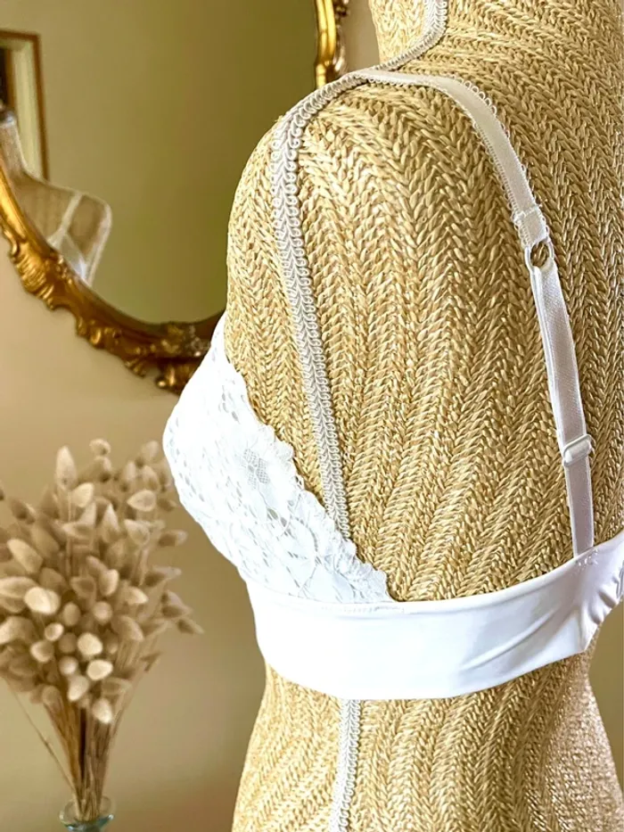 sublime Bralette blanche dentelle corsage devant neuf style feminin romantique - photo numéro 7