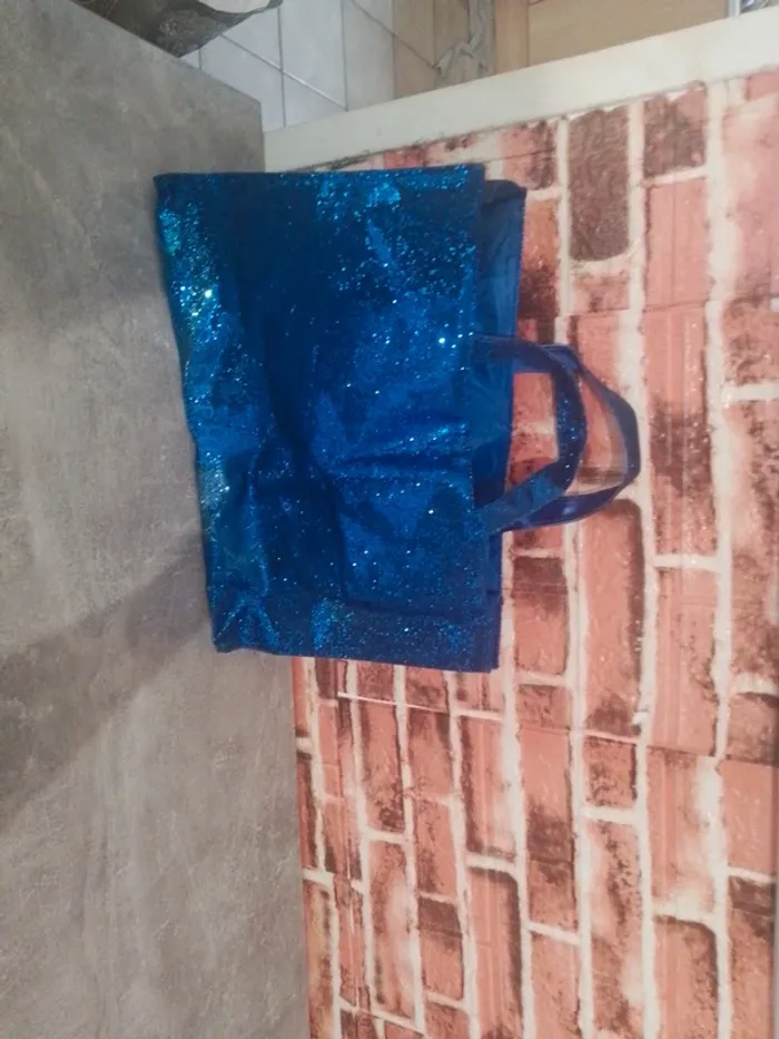 Joli sac bleu à paillettes