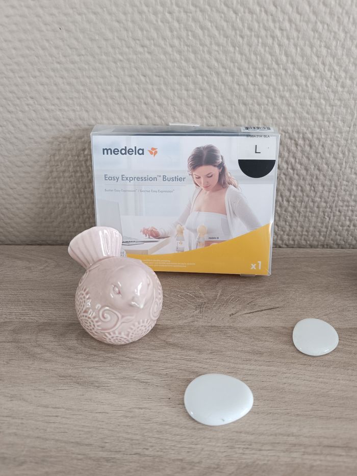 Bustier expression main libre medela 

Brassière medela neuve pour l'allaitement le tire allaitement taille L - photo numéro 4