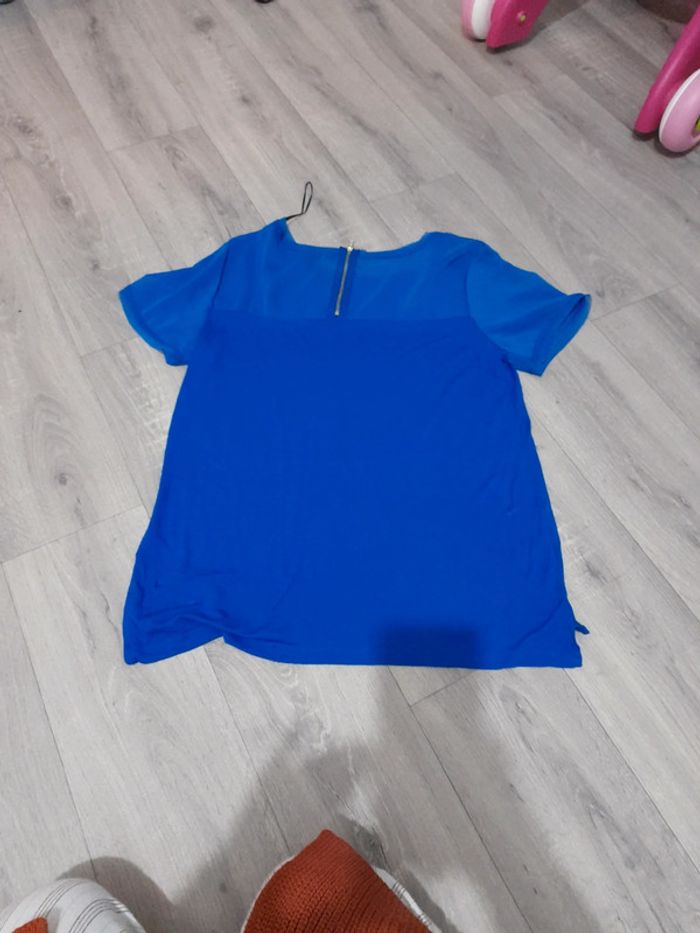 Top bleu - photo numéro 3
