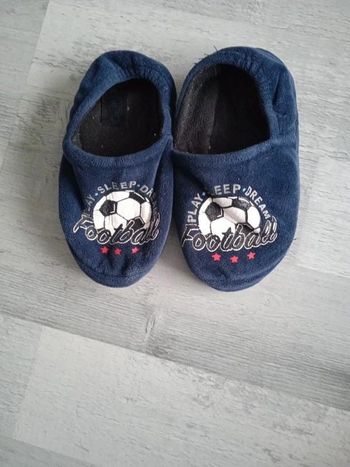 Chaussons garçon football , taille 29