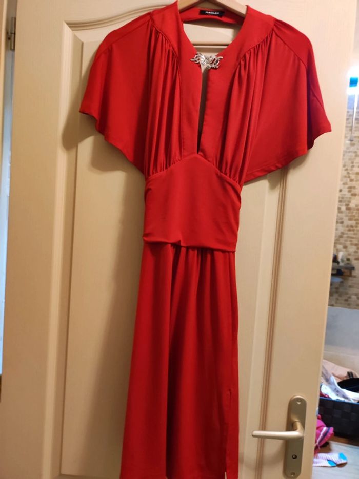 magnifique robe rouge morgan
