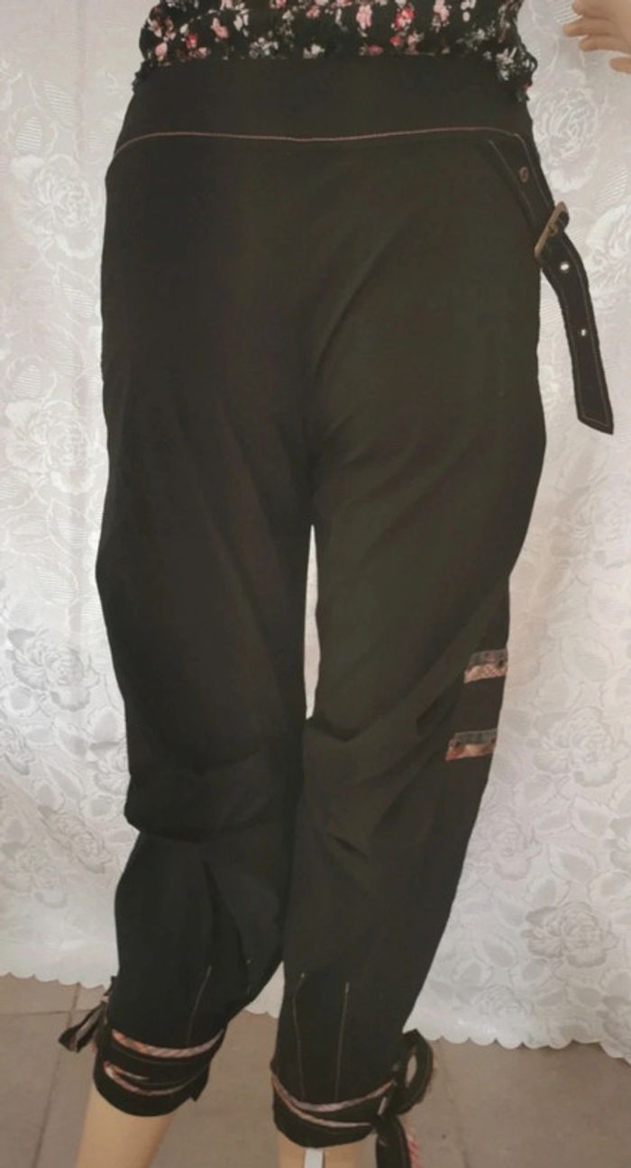 Pantacourt noir et rose – Taille 36. La Mode Est À Vous - photo numéro 9