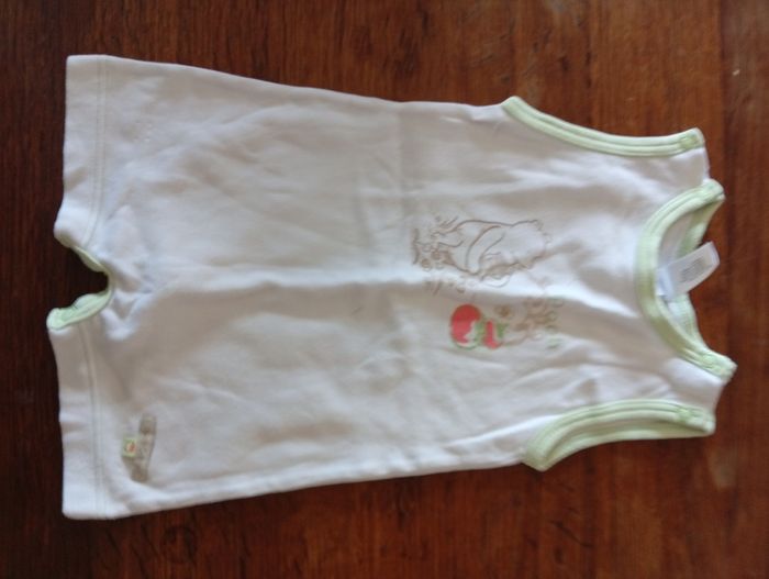 Lot de 6hauys sans manches taille 6 mois - photo numéro 3