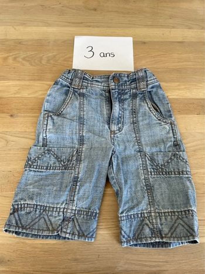 Short 3 ans
