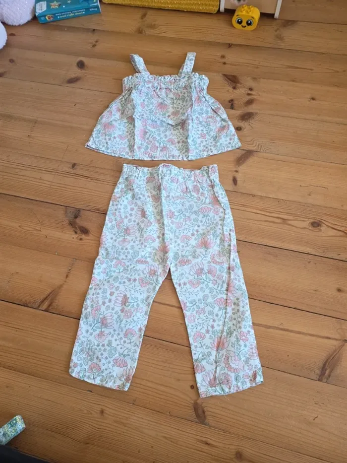 Lot de 7 vêtements fille en 18 mois. - photo numéro 5