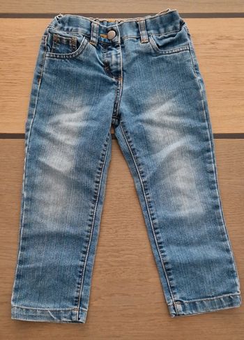 Jean bleu 3 et 4 ans en bon état