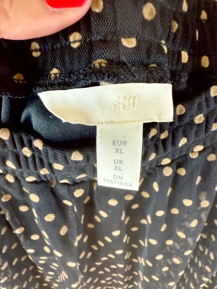 Très belle jupe élégante et chic longue en tulle noir à pois camel H&M taille XL - photo numéro 7