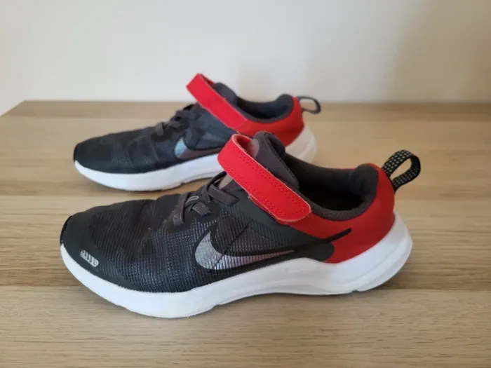 Baskets Nike 32 - photo numéro 3