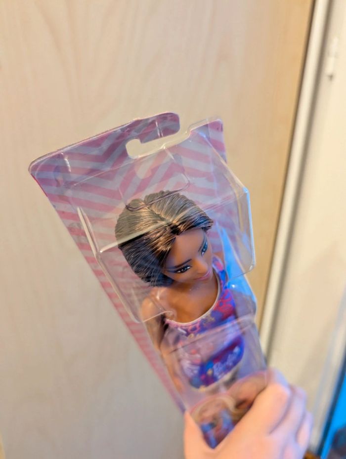 Barbie neuve - photo numéro 4