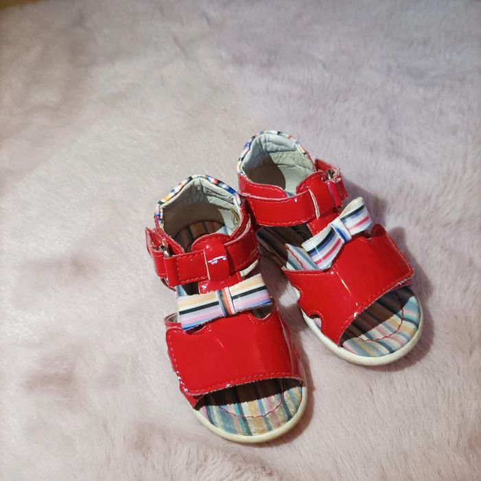 Petite sandale rouge taille 18
