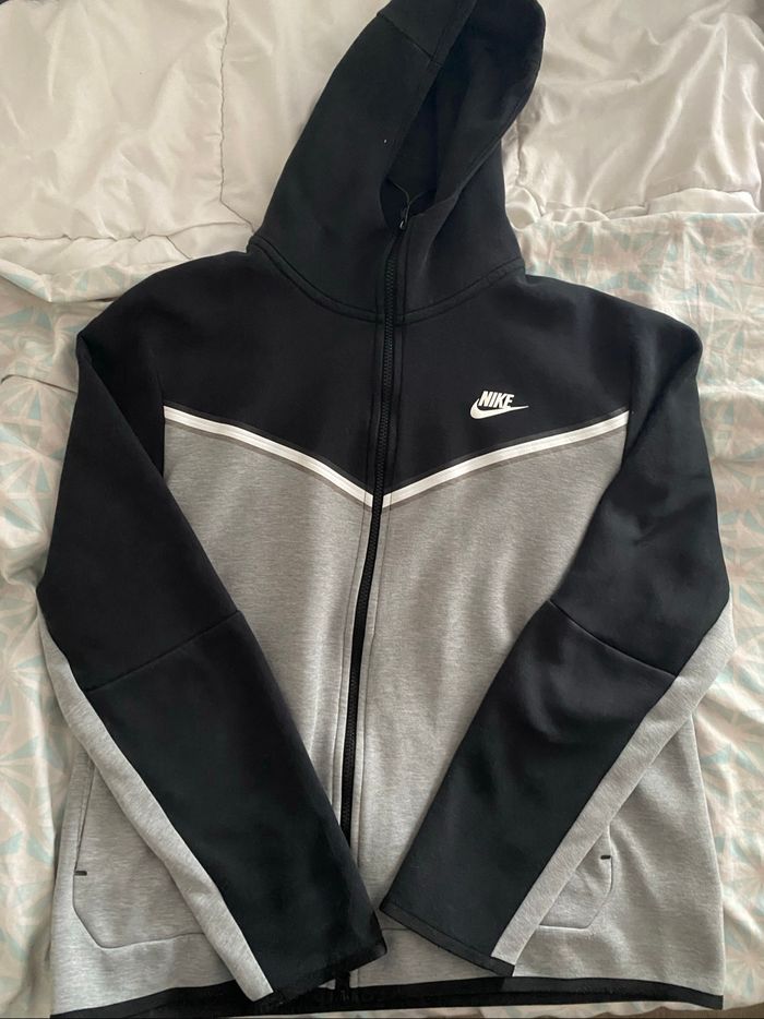 Nike tech