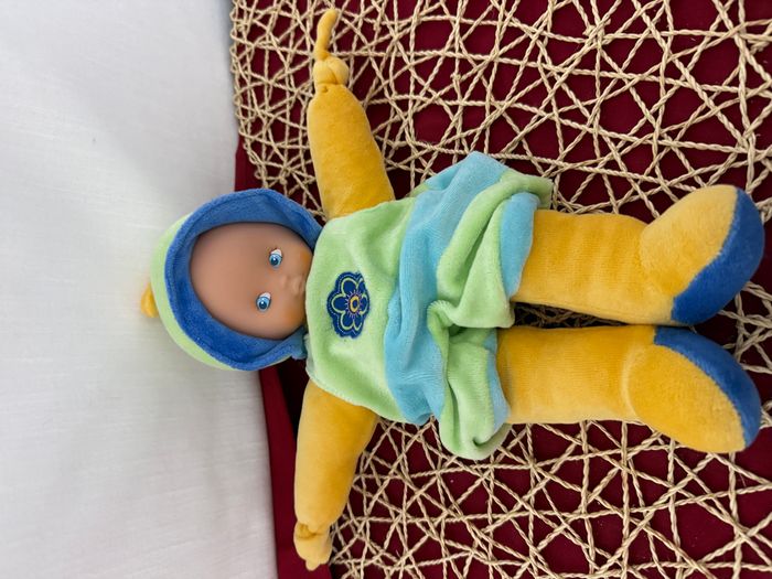 Doudou poupée salopette jaune vert bleu fleur NOUNOURS - photo numéro 5