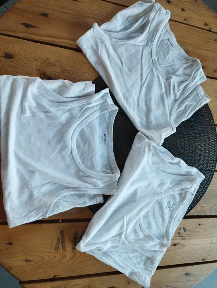 Lot 3 maillots de corps débardeur 4/5 ans