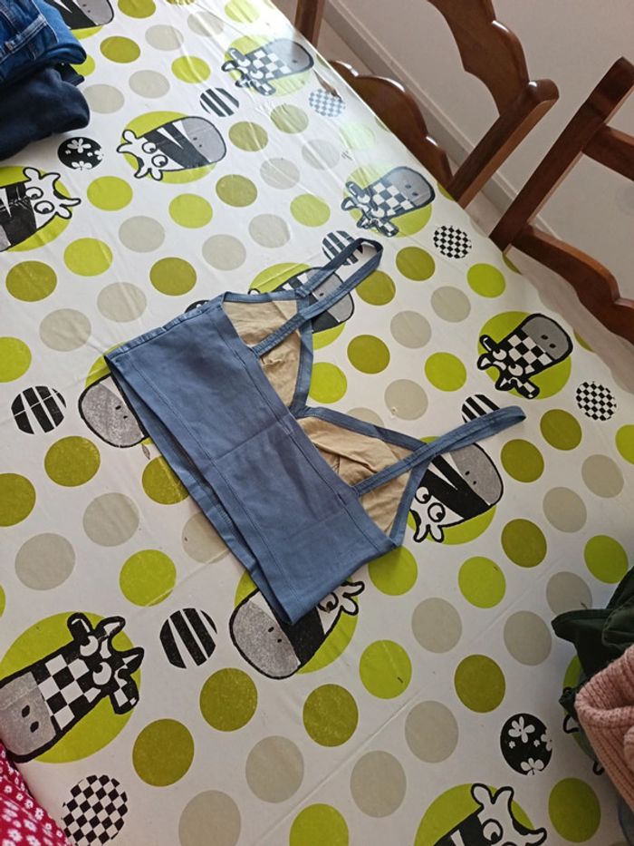 Top court Stradivarius taille M - photo numéro 3