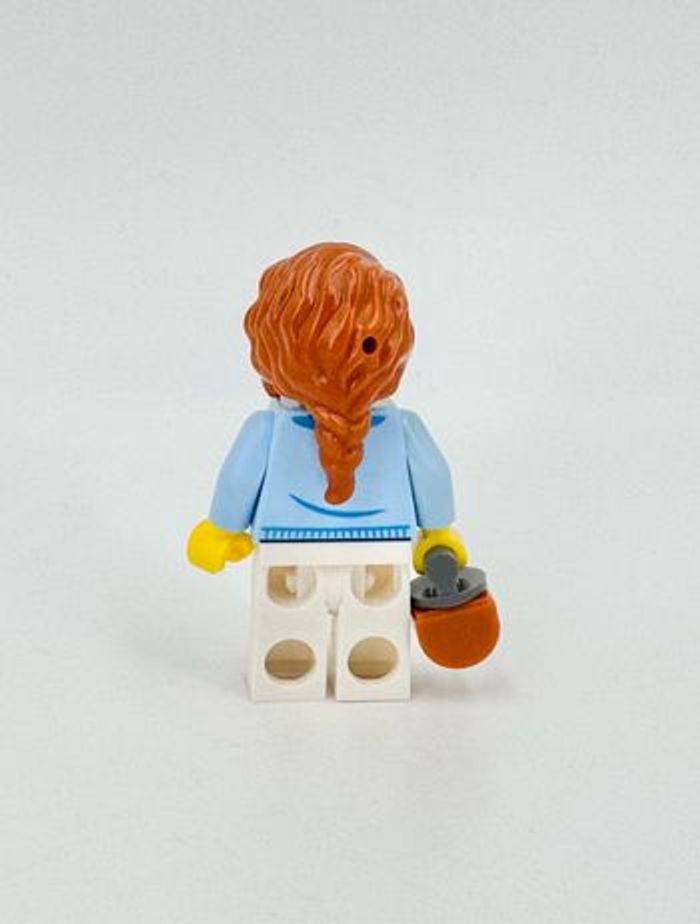 Lego Ideas Le Jardin Botanique : La Visiteuse à la tenue printanière (visage double) - NEUF - photo numéro 5