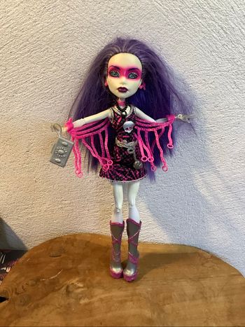 Poupée Monster High Spectra Vondergeist Power Ghouls