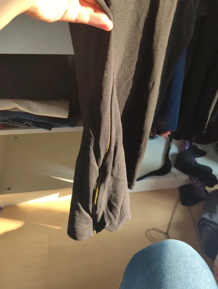 Petite robe noire confortable - photo numéro 2