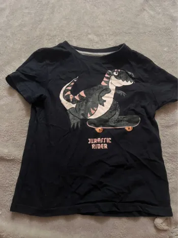 T-shirt dinosaures