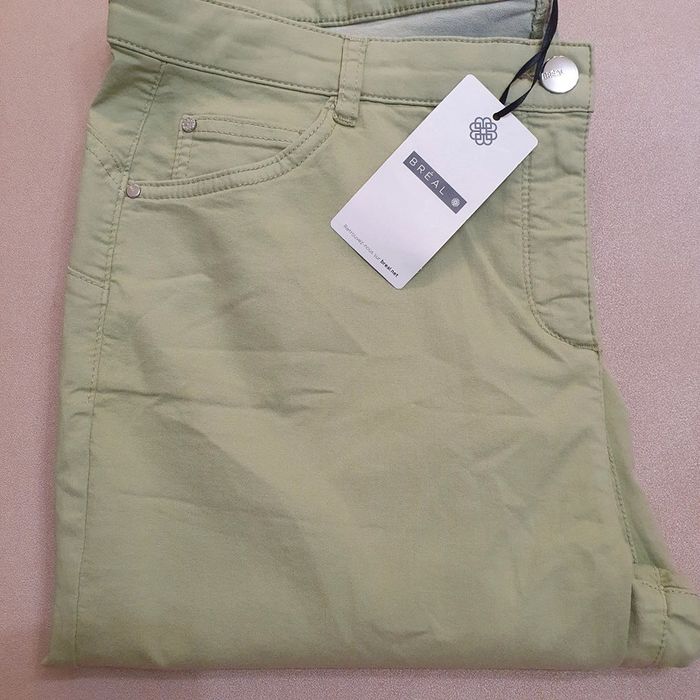 Magnifique pantalon magique léger, effet seconde peau, galbant, couleur vert olive taille48 Breal - photo numéro 9