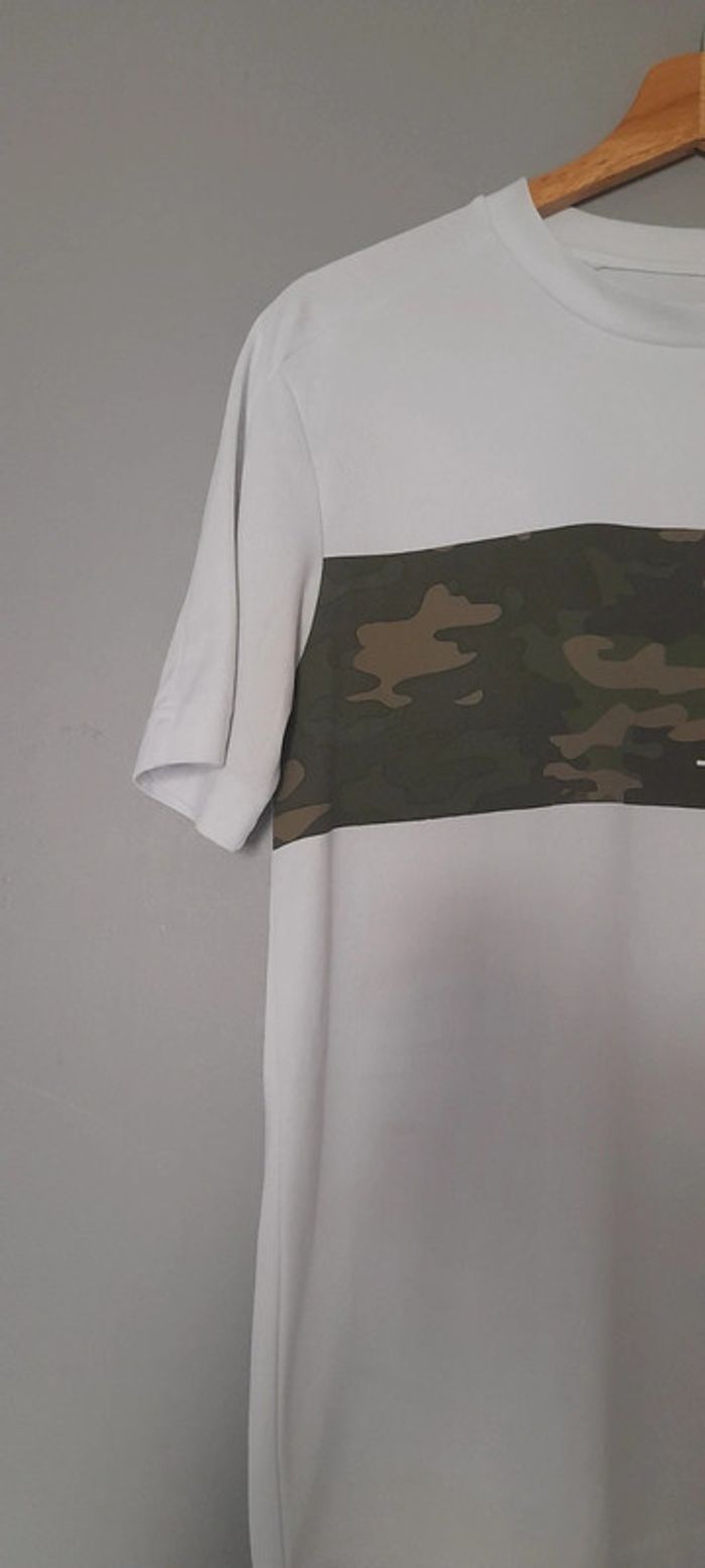 T-shirt blanc et militaire - photo numéro 3