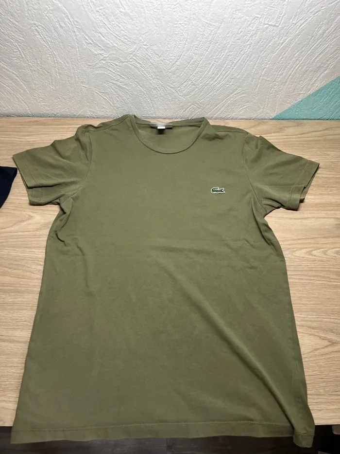 Lot de 2 T-shirts Lacoste - taille S - couleur, marine et kaki - photo numéro 6