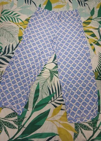 Pantalon bleu femme  taille : L neuf jamais porté 