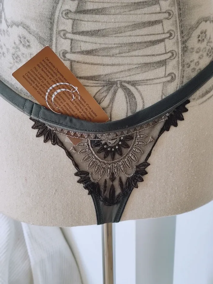 💄 leçon de séduction 💋tanga string dentelle brodée - photo numéro 2