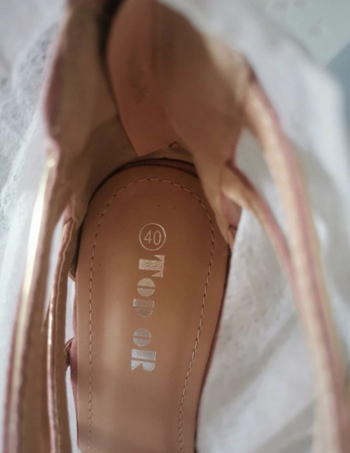 🩷🤍Jolie Paires De Sandales Talon Compensé 🩷🤍 - photo numéro 9