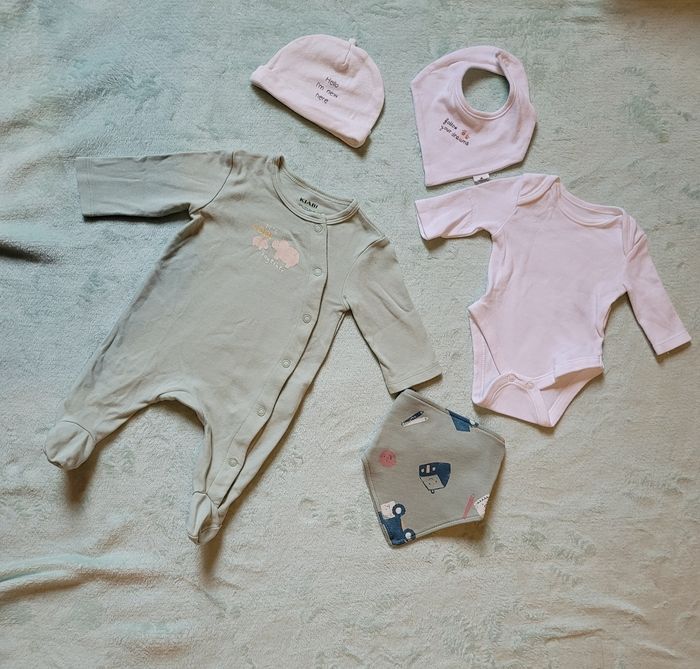 Lot pyjama body et accessoires bébé garçon 1mois - photo numéro 4