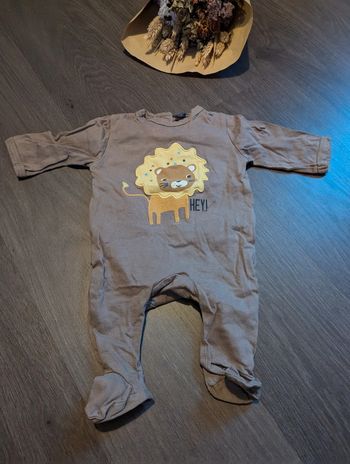 Très beau pyjama Kiabi 1 mois