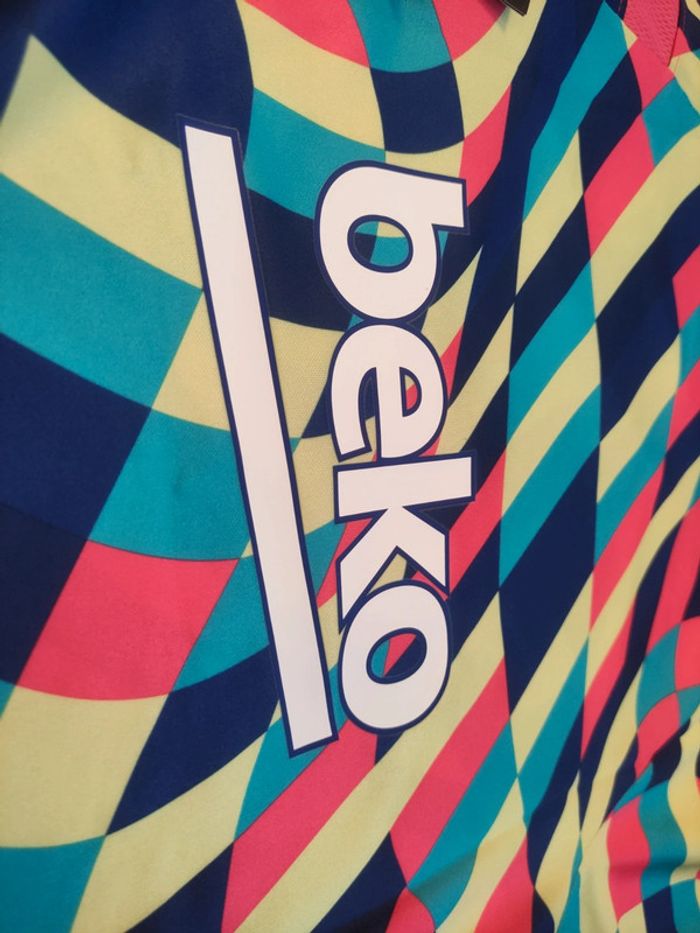 Maillot de foot FC Barcelone, Nike Authentique Officiel taille Femme XS, Neuf - photo numéro 14