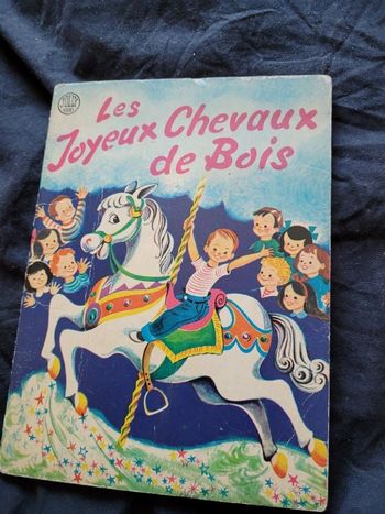 Les joyeux chevaux de bois