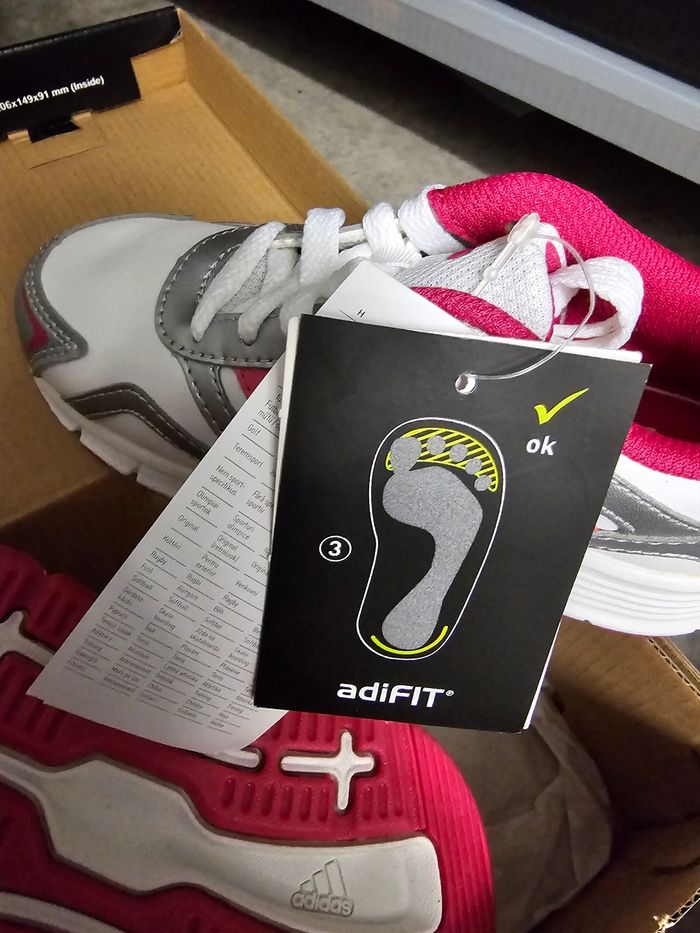 Basket fille neuve pointure 28 adidas rose blanche et grise - photo numéro 5