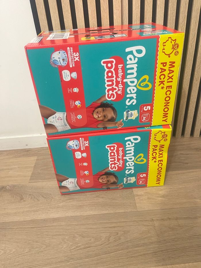 Couches Pampers