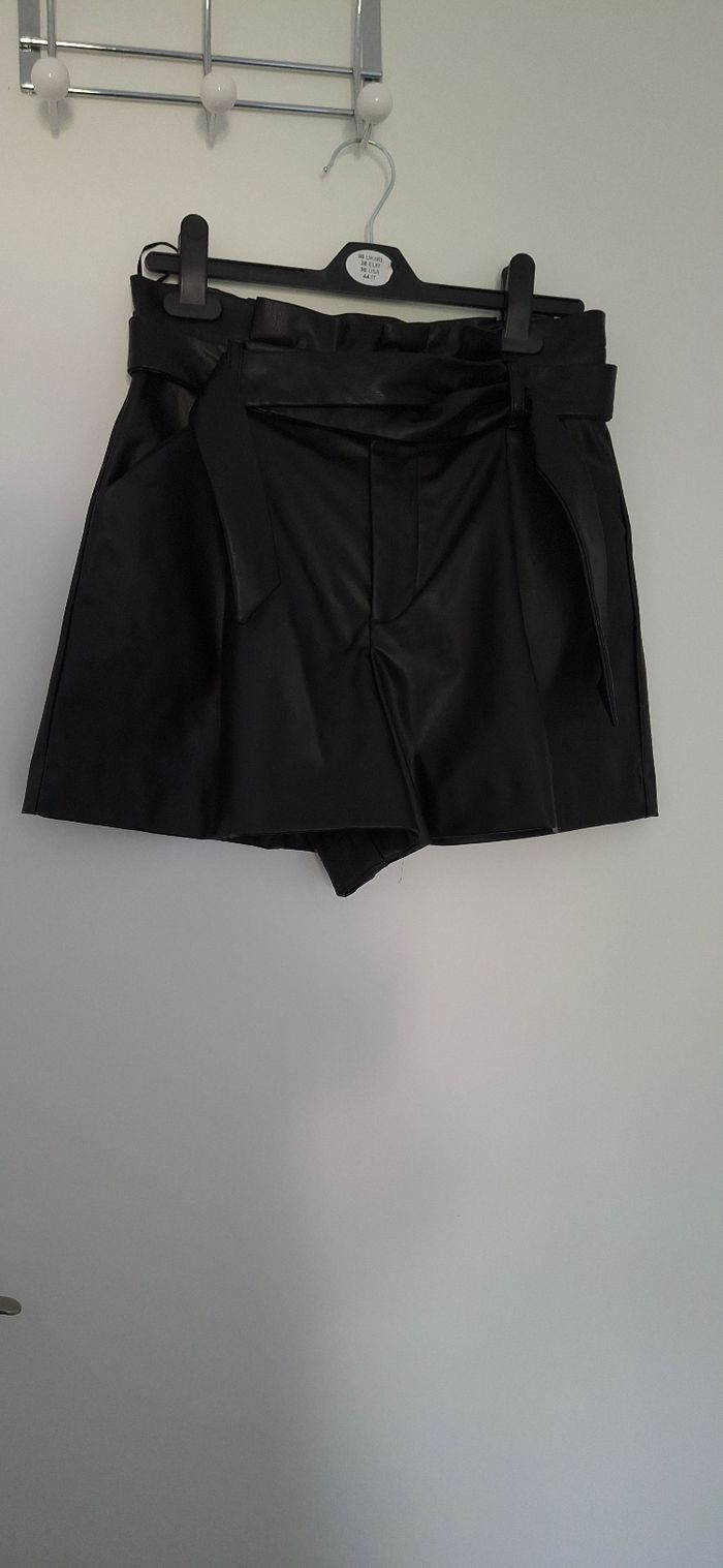 Short simili cuir