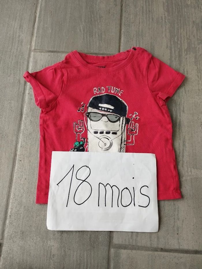 Lot n°325 T-shirt manches courtes Orchestra 18 mois