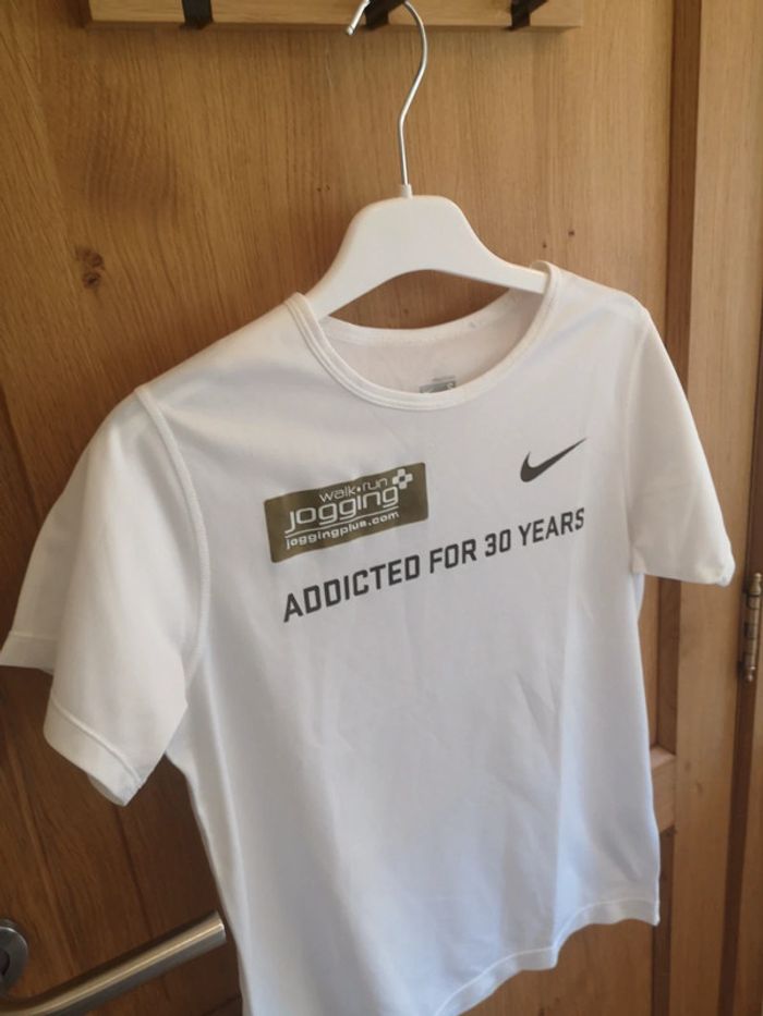 T-shirt de sport Nike en blanc et kaki S - photo numéro 3