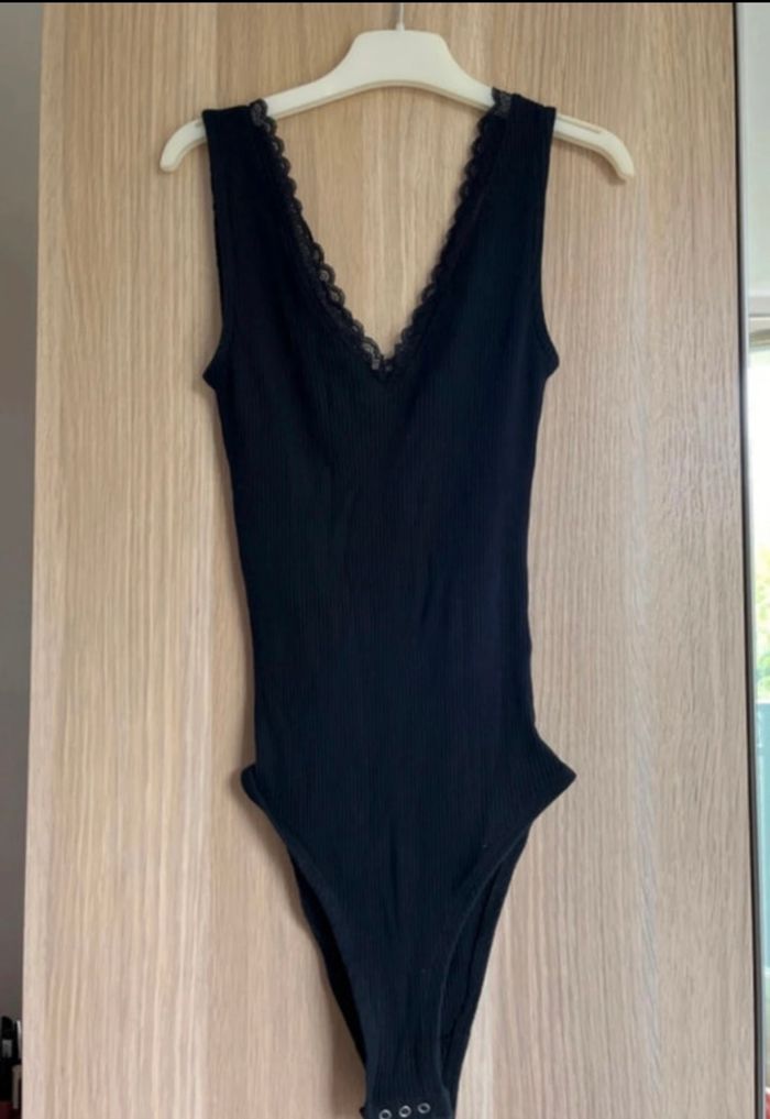 Body noir avec dentelle