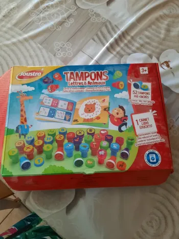 Coffret 52 tampons 'LETTRES & ANIMAUX' bon état