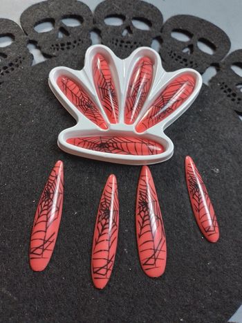 Faux ongles rouges Halloween