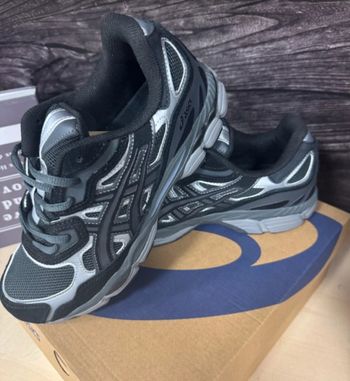 Asics gel nyc noir et grises